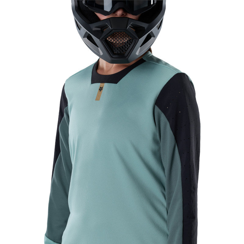 W Defend LS Jersey